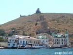 Балаклава. Вид из бухты на крепость Чембало.